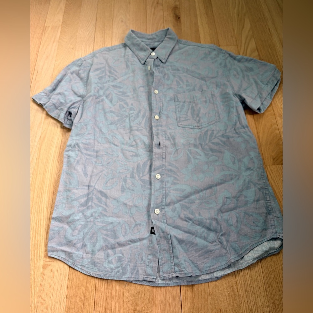 Rails Men’s Short Sleeve Button Down Shirt Blue Floral Print Size Small